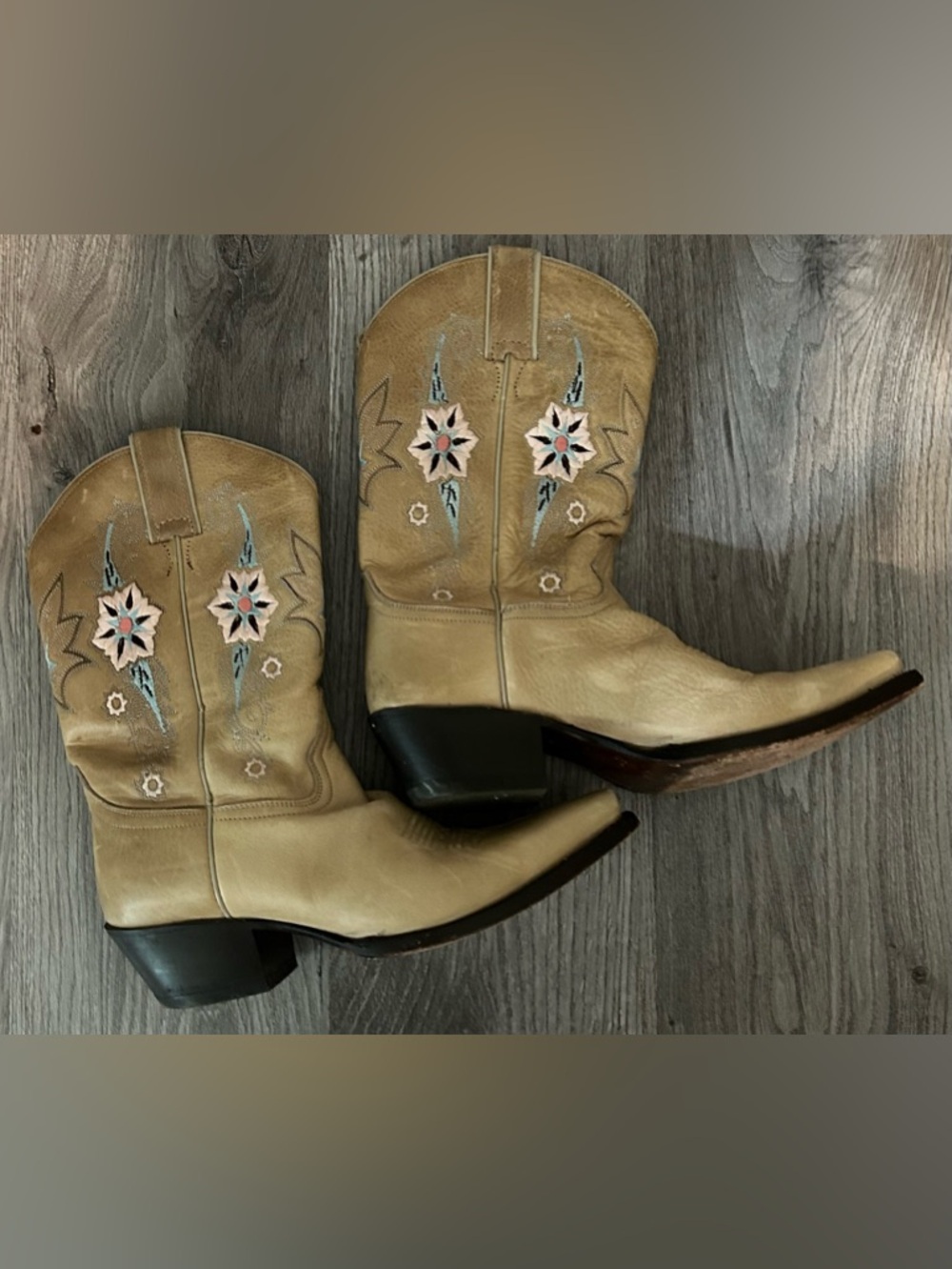 Sonora 7.5 Leather Women's Tan Embroidered Floral Western Tan/Cream Boots